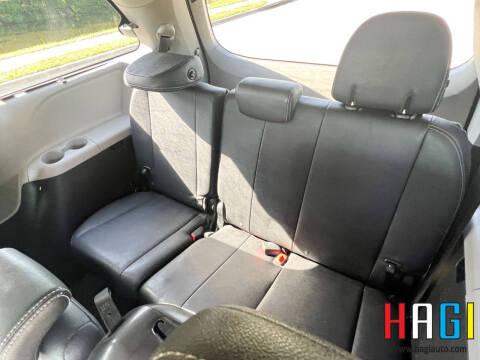 2017 Toyota Sienna SE 8-Passenger