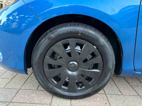 2016 Toyota Yaris 3-Door LE