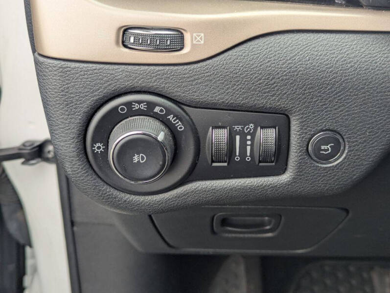 2016 Jeep Cherokee Latitude Altitude