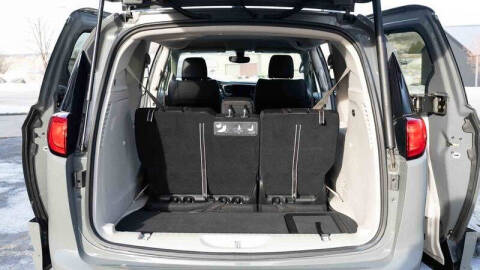 2020 Chrysler Pacifica Touring L