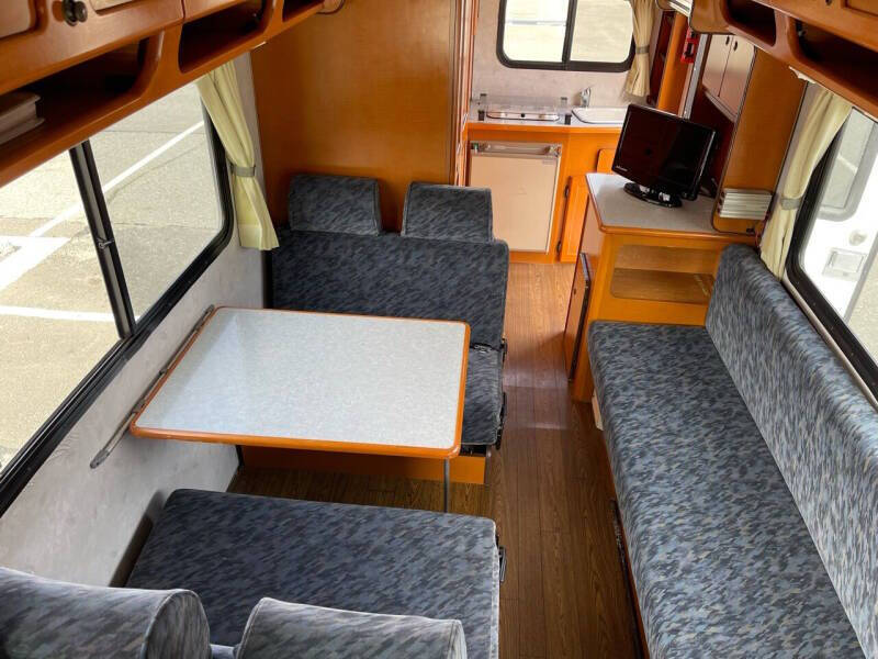 1997 Isuzu Elf Camper