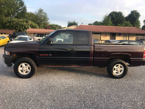 2001 Dodge Ram Pickup 1500 for sale at H & H Auto Sales in Athens TN