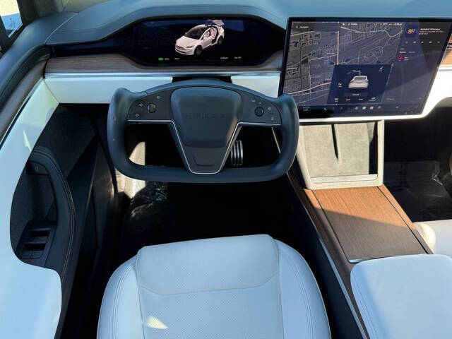 2022 Tesla Model X 13