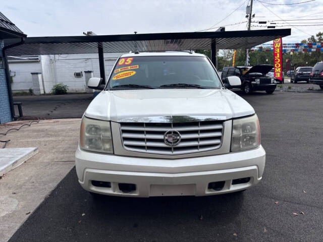 2005 Cadillac Escalade for sale at Michael Johnson @ Allens Auto Sales Hopkinsville in Hopkinsville, KY