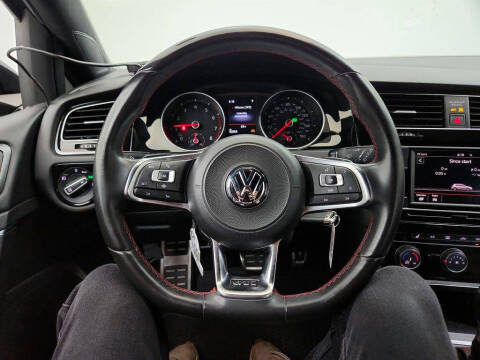 2019 Volkswagen Golf GTI SE