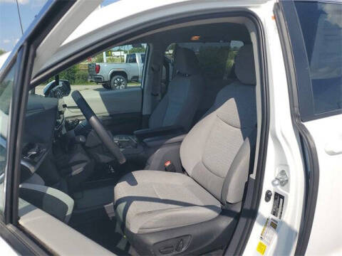 2022 Toyota Sienna LE 8-Passenger