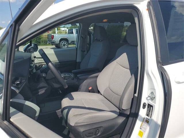 2022 Toyota Sienna LE 8-Passenger