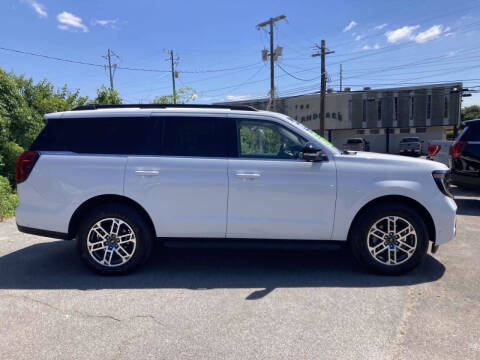 2025 Ford Expedition Active
