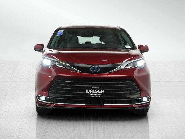 2024 Toyota Sienna XLE 7-Passenger