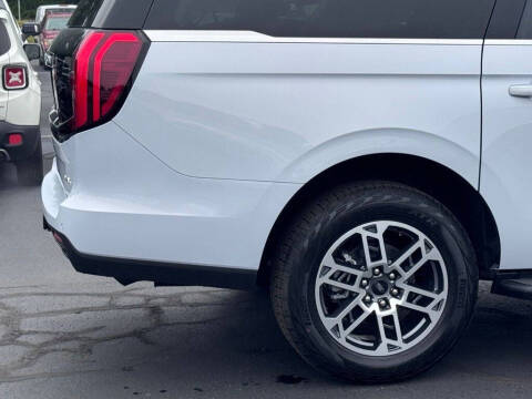2026 Ford Expedition MAX Active