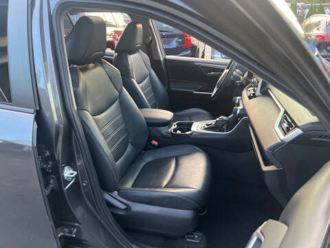 2021 Toyota RAV4 Hybrid XLE Premium