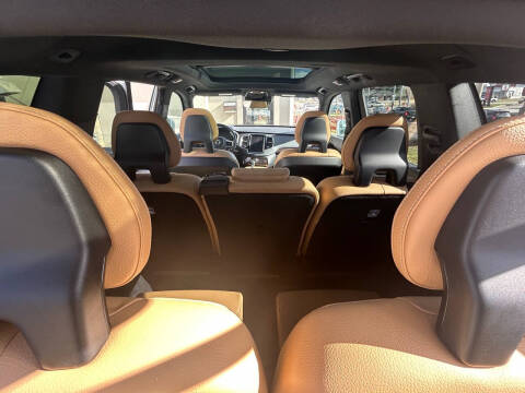 2017 Volvo XC90 T6 Momentum