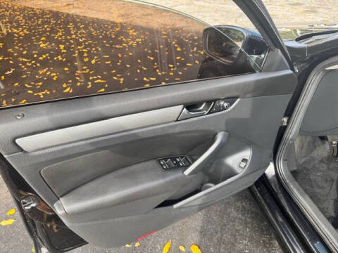 2014 Volkswagen Passat 1.8T S PZEV