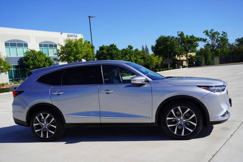 2022 Acura MDX w/Tech