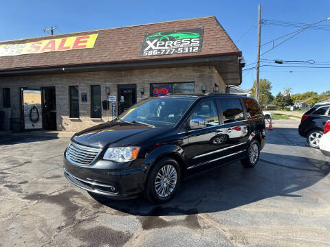 2016 Chrysler Town and Country for sale at Xpress Auto Sales in Roseville MI