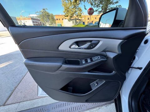 2022 Chevrolet Traverse LT Cloth