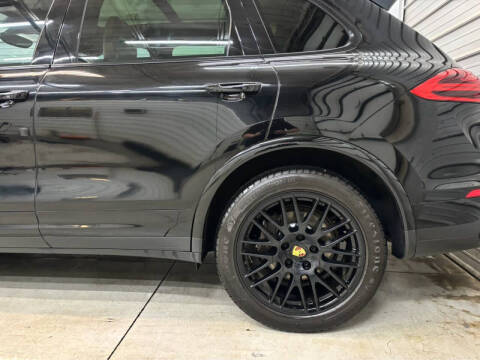 2017 Porsche Cayenne Platinum Edition