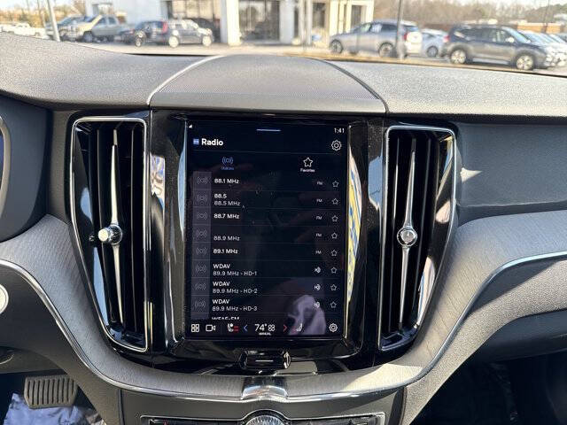 2025 Volvo XC60 B5 Plus Dark Theme