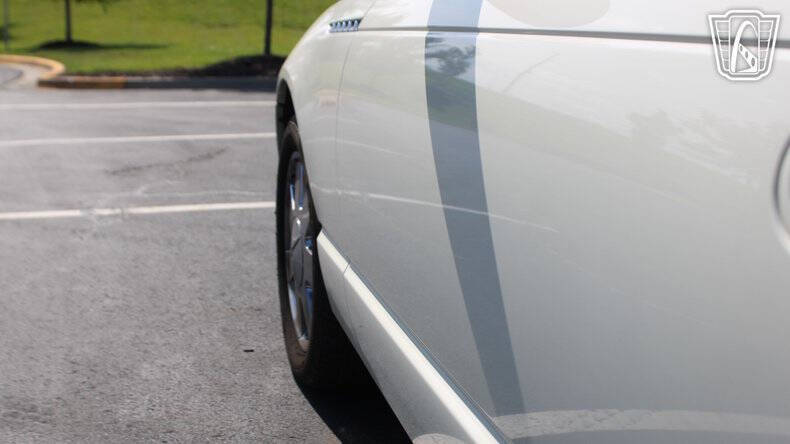 2002 Ford Thunderbird Deluxe