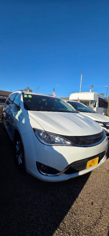 2020 Chrysler Pacifica Touring L