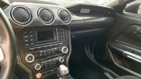 2017 Ford Mustang V6