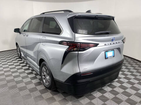 2024 Toyota Sienna XLE 7-Passenger