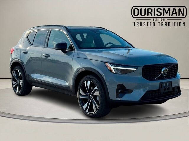 2026 Volvo XC40 B5 Plus