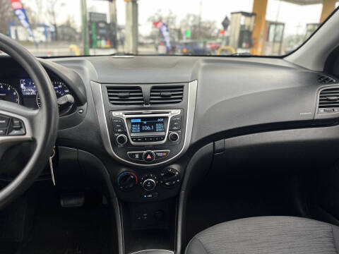 2017 Hyundai Accent SE