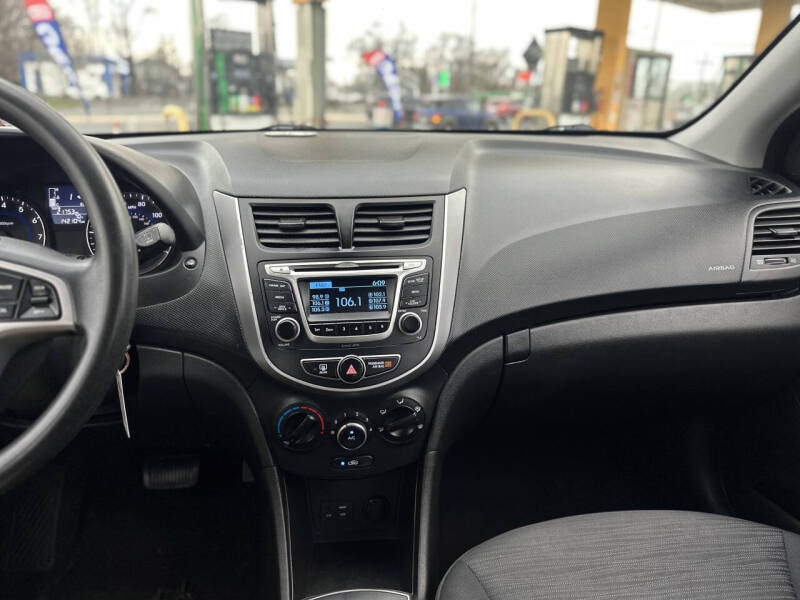 2017 Hyundai Accent SE