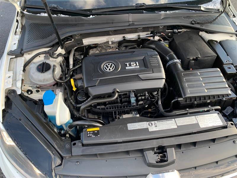 2017 Volkswagen Golf R 4Motion