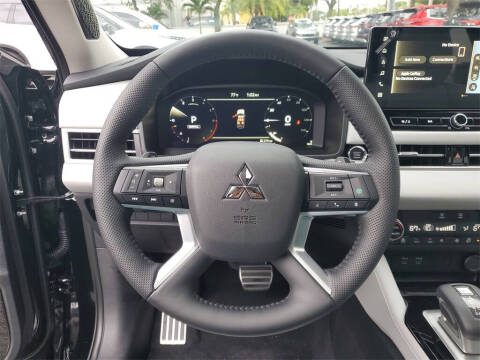 2025 Mitsubishi Outlander SEL Platinum Edition