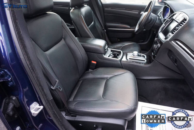 2015 Chrysler 300 Limited