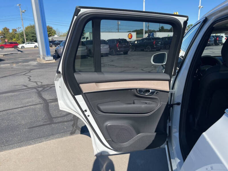 2025 Volvo XC90 B5 Plus Bright Theme 7P