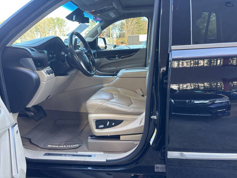 2020 Cadillac Escalade Luxury