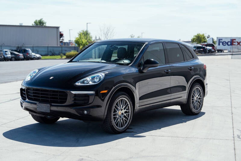 2017 Porsche Cayenne Platinum Edition