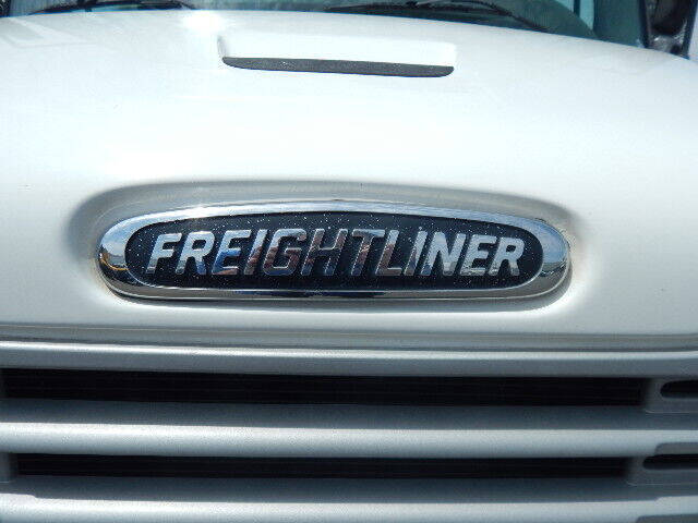 2017 Freightliner M2 106