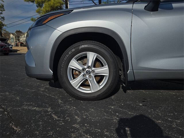 2024 Toyota Highlander LE