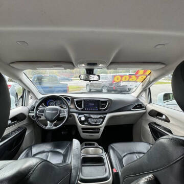 2017 Chrysler Pacifica Touring Plus