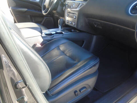 2020 Nissan Pathfinder SL