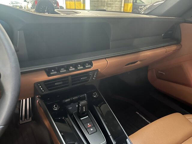 2025 Porsche 911 Carrera