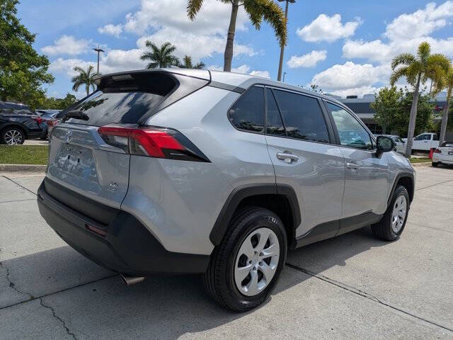 2024 Toyota RAV4 LE