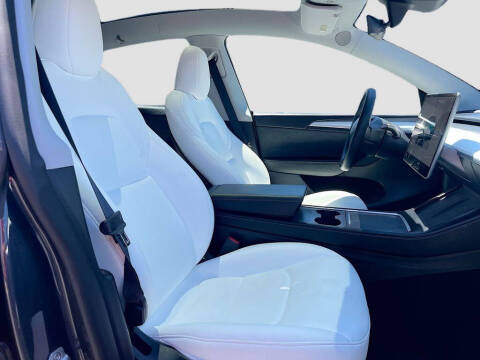 2024 Tesla Model Y Long Range