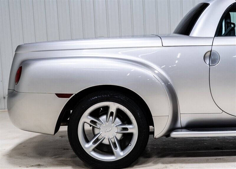 2004 Chevrolet SSR LS