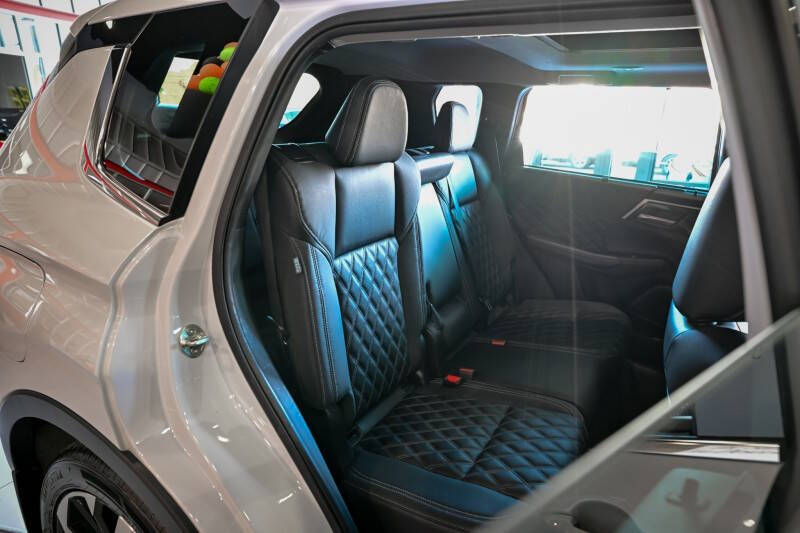 2023 Mitsubishi Outlander PHEV 40th Anniversary