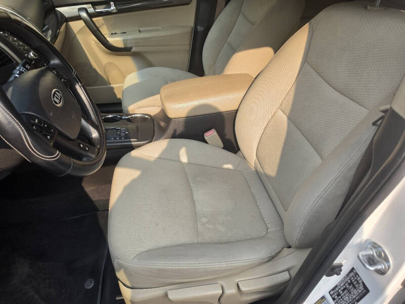 2011 Kia Sorento LX
