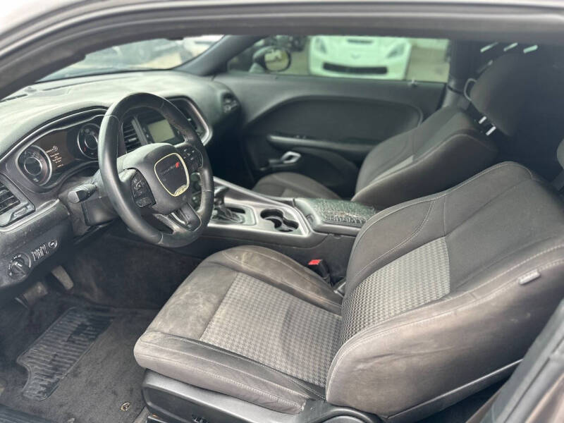 2015 Dodge Challenger SXT