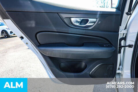 2024 Volvo S60 B5 Core Dark Theme