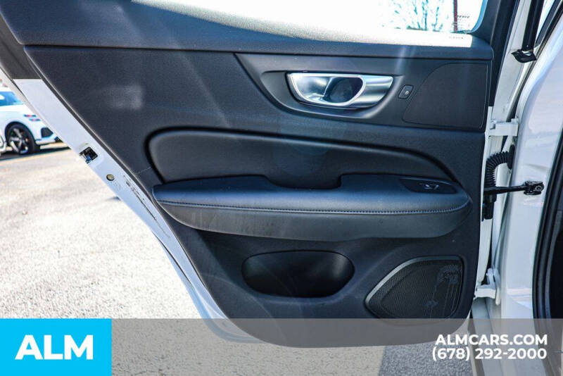 2024 Volvo S60 B5 Core Dark Theme