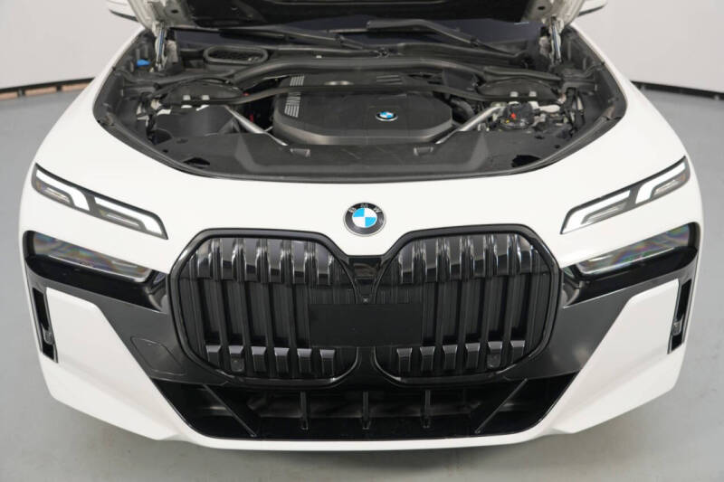 2023 BMW 7 Series 740i