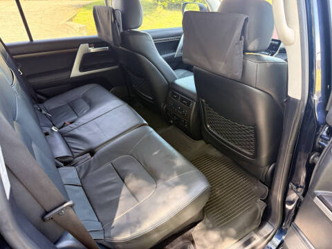 2017 Toyota Land Cruiser